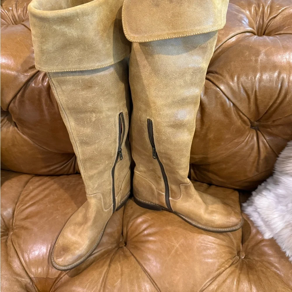 FRYE TAN LEATHER BOOTS CAN BE WORN HIGH OR FOLDED OVER EUC AND VINTAGE !